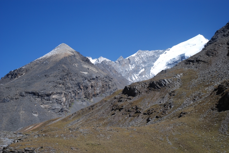 Out of Songpan: Horse-Trekkingtour auf ca. 4500 Meter bei Ice Mountain; Blick auf ca. 5500 Meter