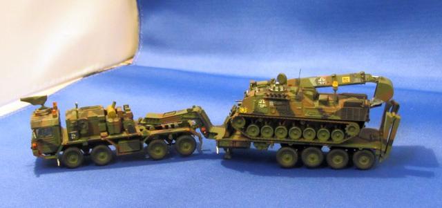 Faun Schwerlasttransporter mit Pionierpanzer 2 Dachs