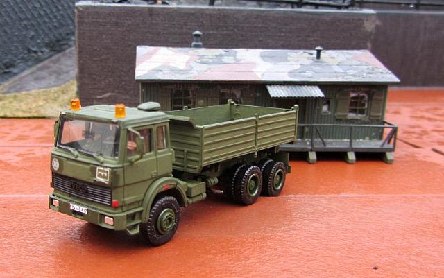Iveco Magirus Typ 260-32 3-Seitenmuldenkipper