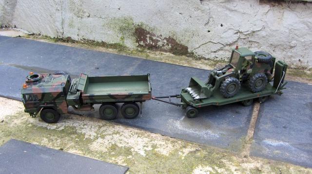 MAN 7t mit Wechselradlader auf Tieflader 15t