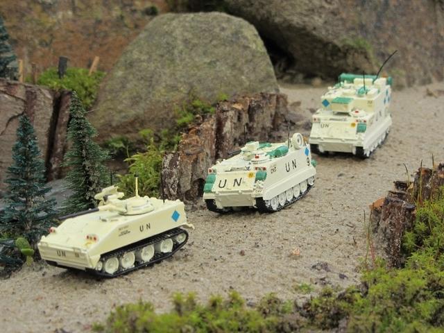 vorne: M114 A1 leichter Jagdpanzer als Aufklärer mitte: M113 A1 Schützenpanzer hinten: M577 Führungsfahrzeug UN-Fahrzeuge Canada von 1988