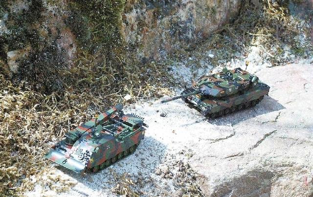 Leopard2 A6 von 2001 und Leopard2 Bergepanzer3 Büffel Bundeswehr 1978