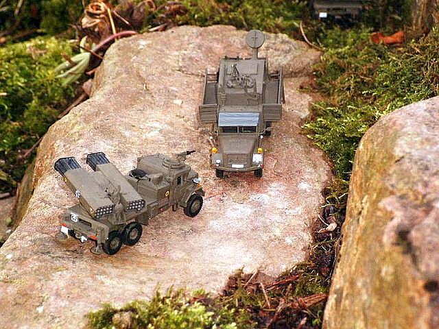 Raketenwerfer Lars 1 auf Fahrgestell des KHD-Jupiter (6x6) von 1969 und KHD-Jupiter (6x6) Erprobungsmuster vom Fieldguard-Feuerleitfahrzeug Bundeswehr 1974