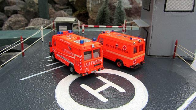 MB Typ 609 D L: Notarztwagen der Luftwaffe, Bundeswehr 1995. MB Typ 609 D: Notarztwagen der Bundeswehr 1995