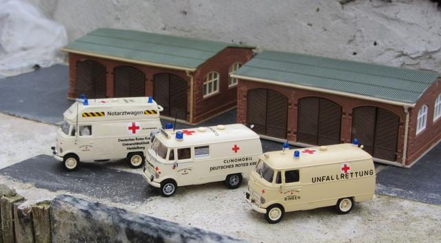3x Mercedes Benz O 319