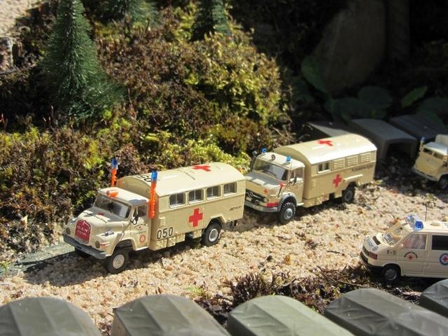 2x Großraumkrankenwagen DRK Einsatzfahrzeuge von 1967 und 1970