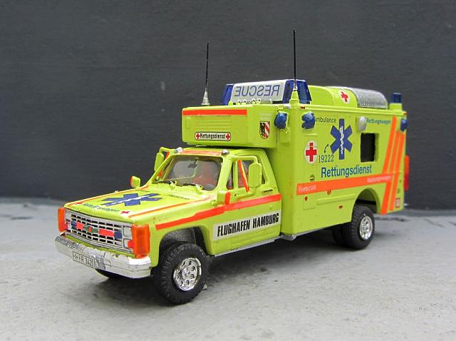 Ford Space Kombat gl. Rettungswagen (4x4) von 1990