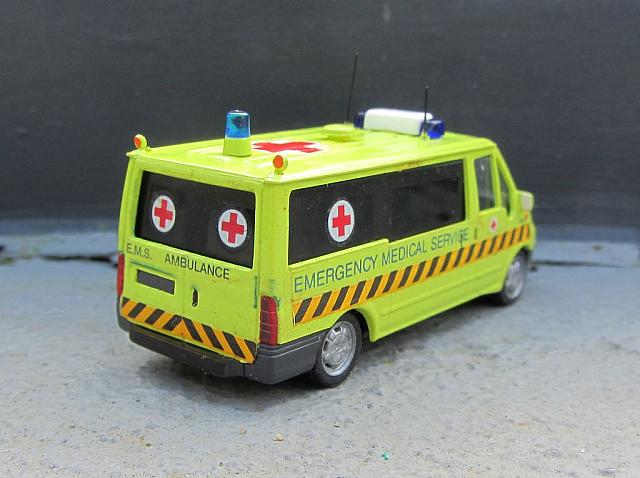 Ford Transit Kastenwagen englischer Krankenwagen von 2004