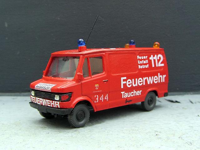 DB 307 D Kastenwagen: Einsatzfahrzeug der Feuerwehr von 1980