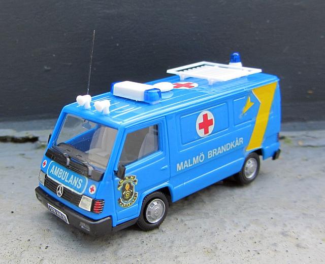 MB 100 D Sanitätsfahrzeug der Feuerwehr in Schweden von 1988