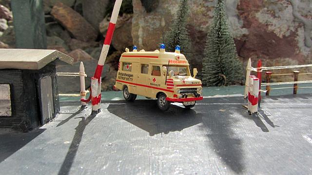 Opel Blitz B 2,0t Kastenwagen: DRK Notarztwagen von 1970