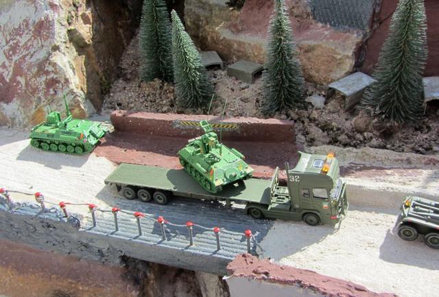 Transportfahrzeuge der NATO und US-Army