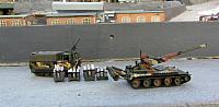Feldhaubitze M110 A1 und Munitionstransporter M548
