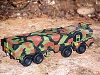 Bundeswehrfahrzeug im Übungsgelände