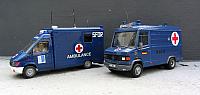 Links: MB Sprinter 314 TD Sanitätsfahrzeug der NATO 2005, Rechts: MB 614D, Sanitätsfahrzeug der Nato 2000