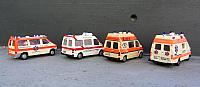 Einsatzfahrzeuge von einem privaten Rettungsdienst 1993
