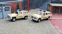 2x Ford Space Kombat (4x4) Flughafen-Sanitätsfahrzeuge von 1990
