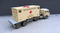 MB 1017 A Sattelzugmaschine mit Aufleger und Operationscontainer DRK von 1985