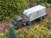 MB 1017 A Sattelzugmaschine mit Aufleger und Unterdruckcontainer 20 ft US-Army von 1985